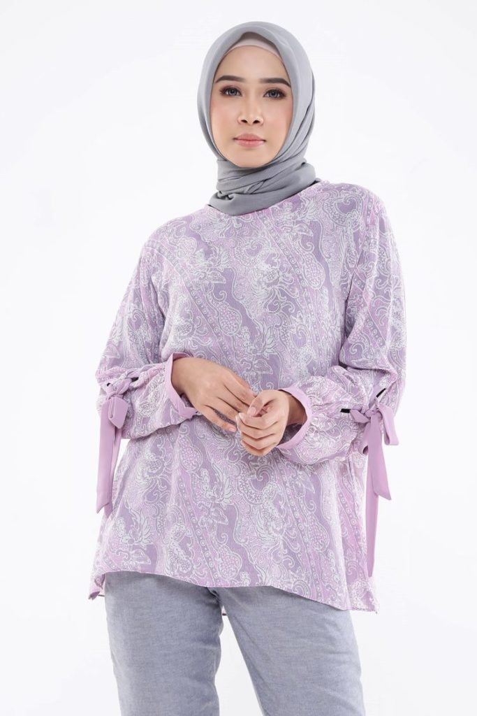 Model Blus Batik Wanita Kombinasi Modern