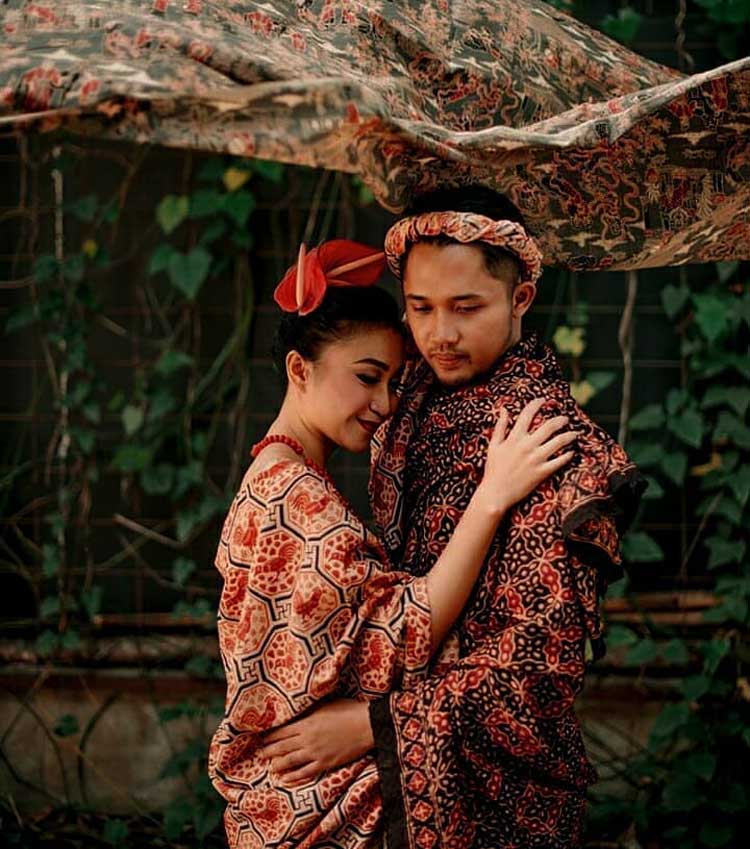 batik couple family terbaru