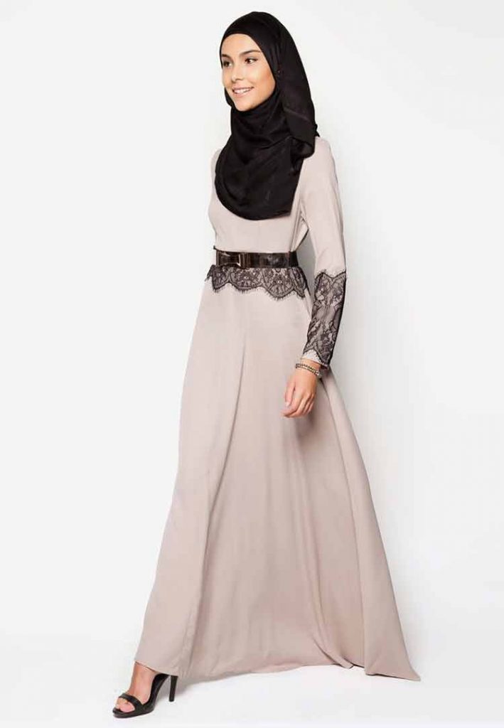 √ 30+ Model Gamis Putih (MEWAH, MODERN, ELEGAN, BROKAT)