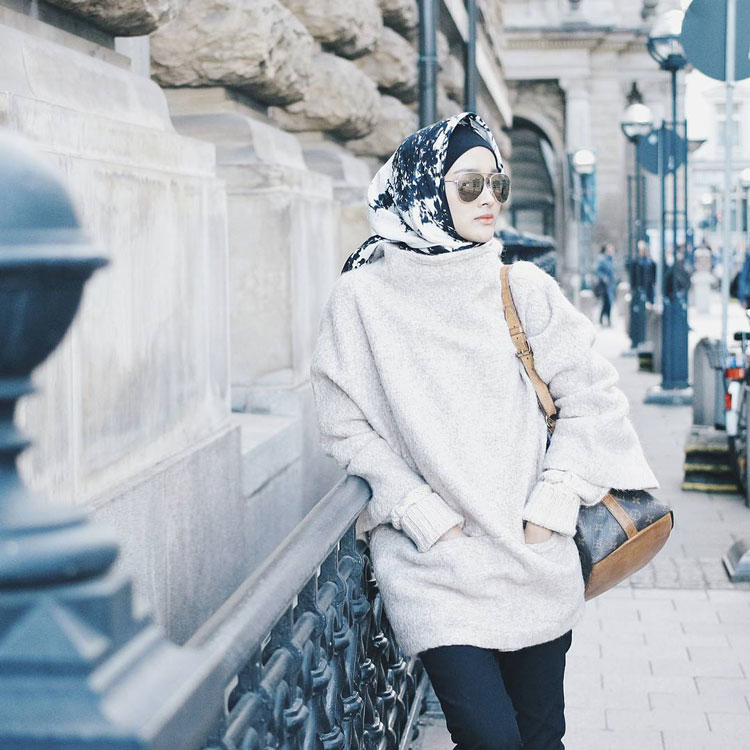 model hijab wisuda