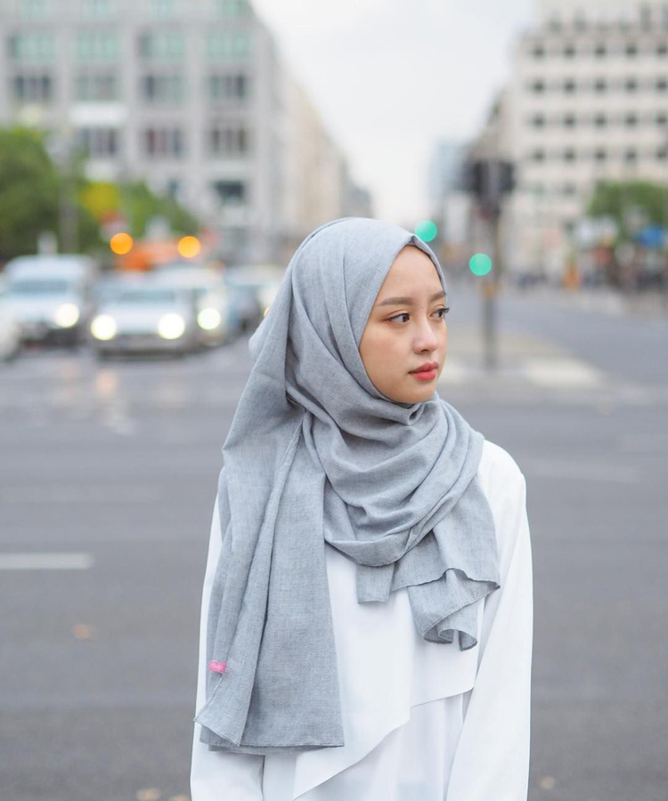 Tutorial Hijab pashmina Simple untuk Remaja Inspirasi Modis Model Pashmina Kekinian