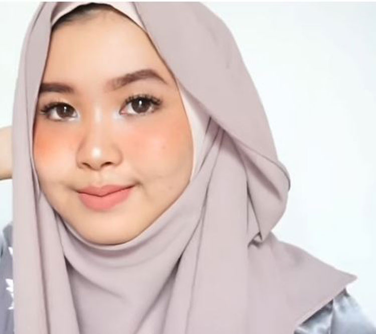 tutorial hijab wisuda segiempat