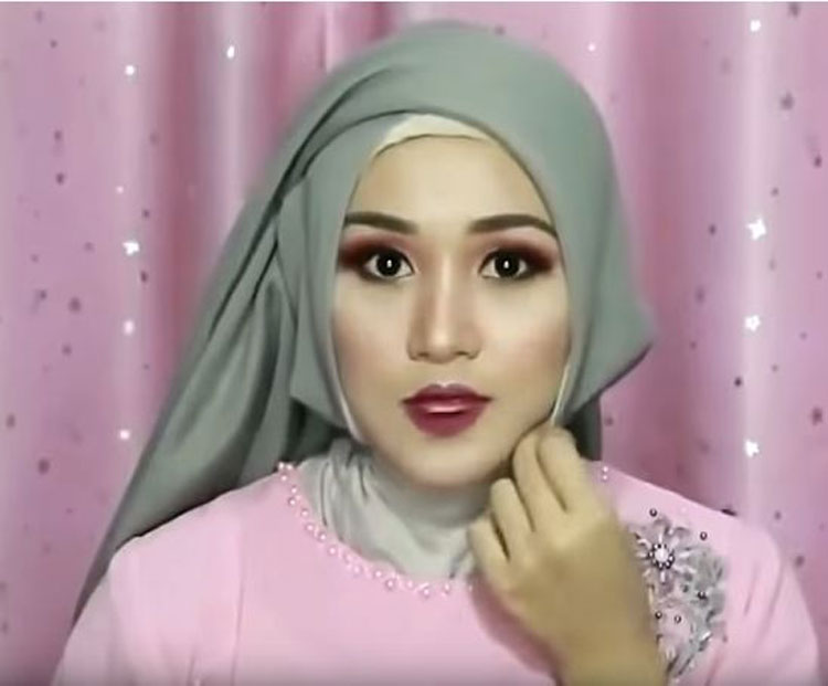 tutorial hijab pashmina untuk kebaya wisuda