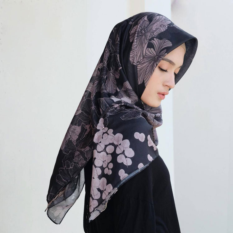 vanilla hijab warna hitam