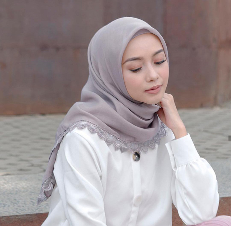 vanilla hijab lace