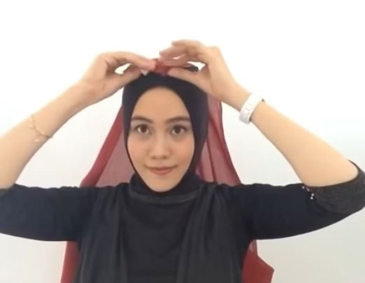 tutorial hijab pakai kebaya