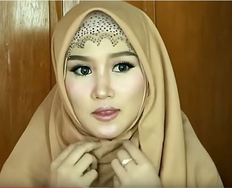 tutorial hijab pashmina pesta dian pelangi