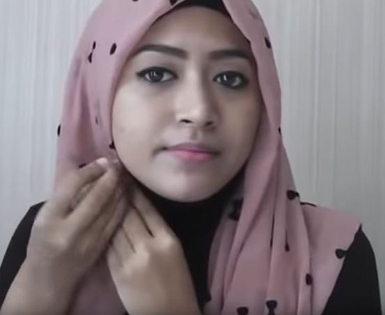 tutorial hijab segi empat pesta menutup dada