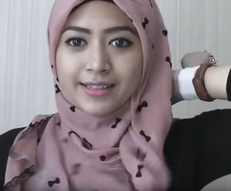 tutorial hijab pesta licin