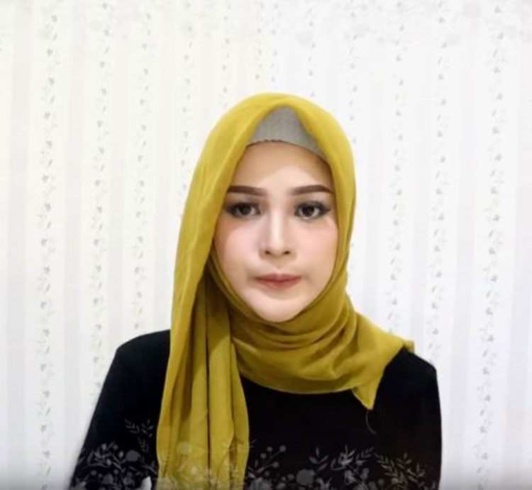 tutorial hijab segi empat paris dua warna