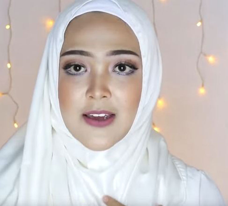 tutorial hijab pashmina sari endah pratiwi