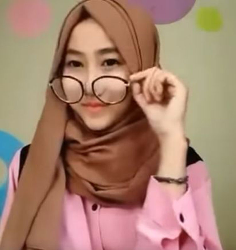 tutorial hijab pashmina jadi syari