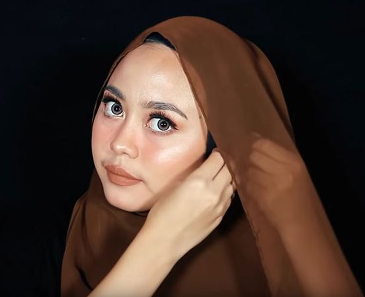 tutorial hijab pashmina wisuda modern