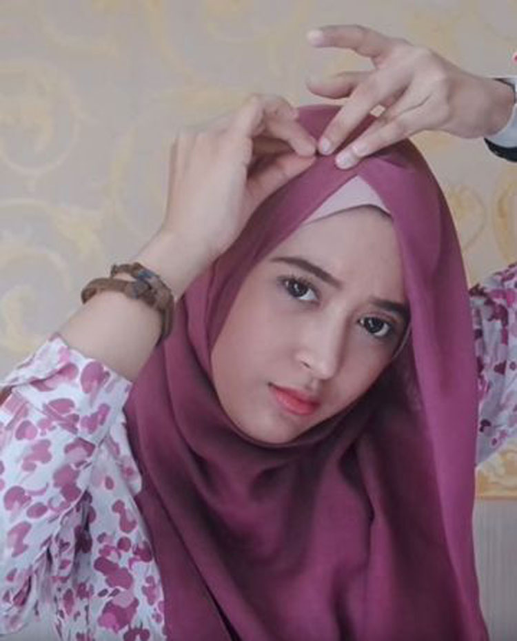 tutorial hijab segi empat ke kampus