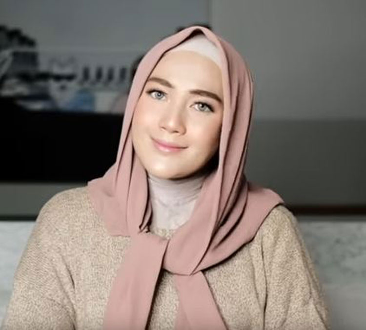58 Tutorial Hijab Segi Empat Simple Pesta Modis Mudah