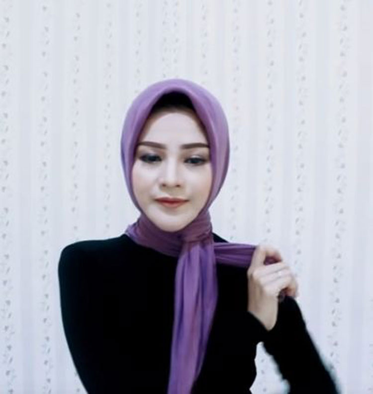 tutorial jilbab segi empat bahan glitter