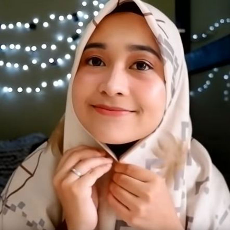 tutorial hijab segi empat ikat belakang