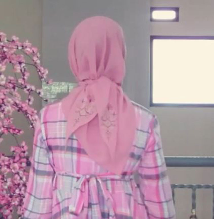 tutorial hijab segiempat layer