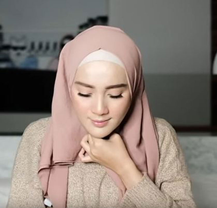 tutorial hijab segi empat rubiah