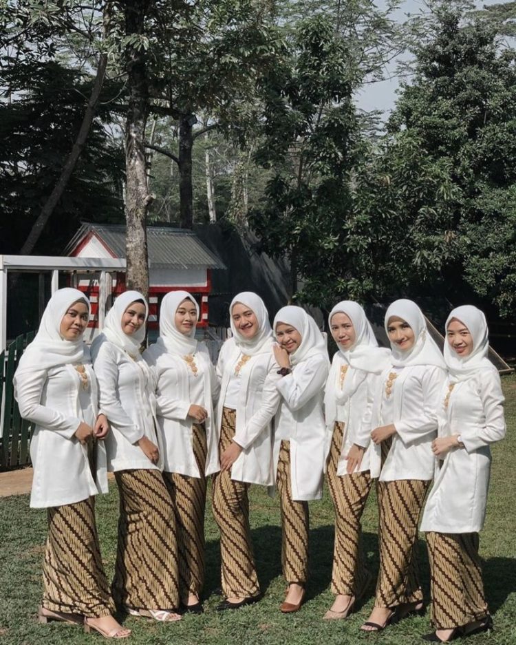 Polosan di bridesmaid hijab