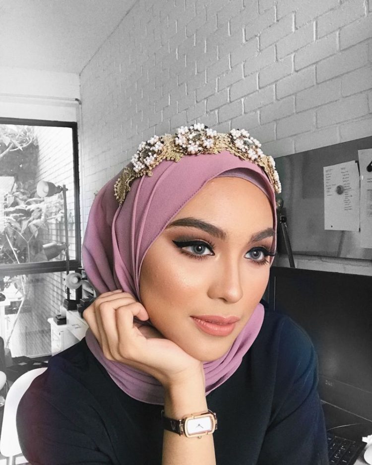 aksesoris kalung hijab terbaru 2018
