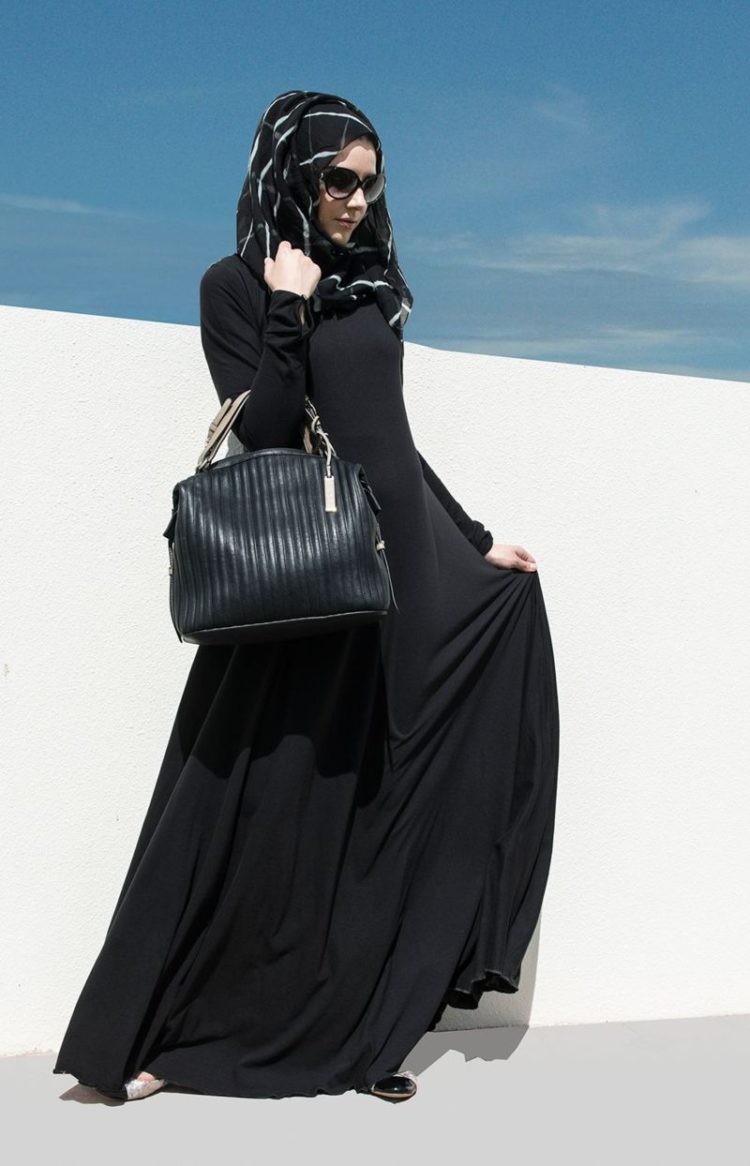 model gamis hitam polos elegan kombinasi arab