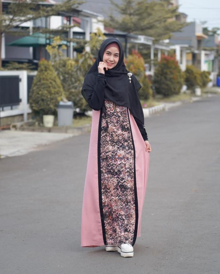 âˆš 30+ Model Gamis Wanita (MODER, TERBARU, MUSLIMAH, BERHIJAB)