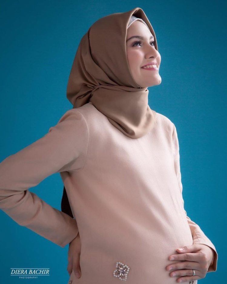 Gita Savitri Hijab Model