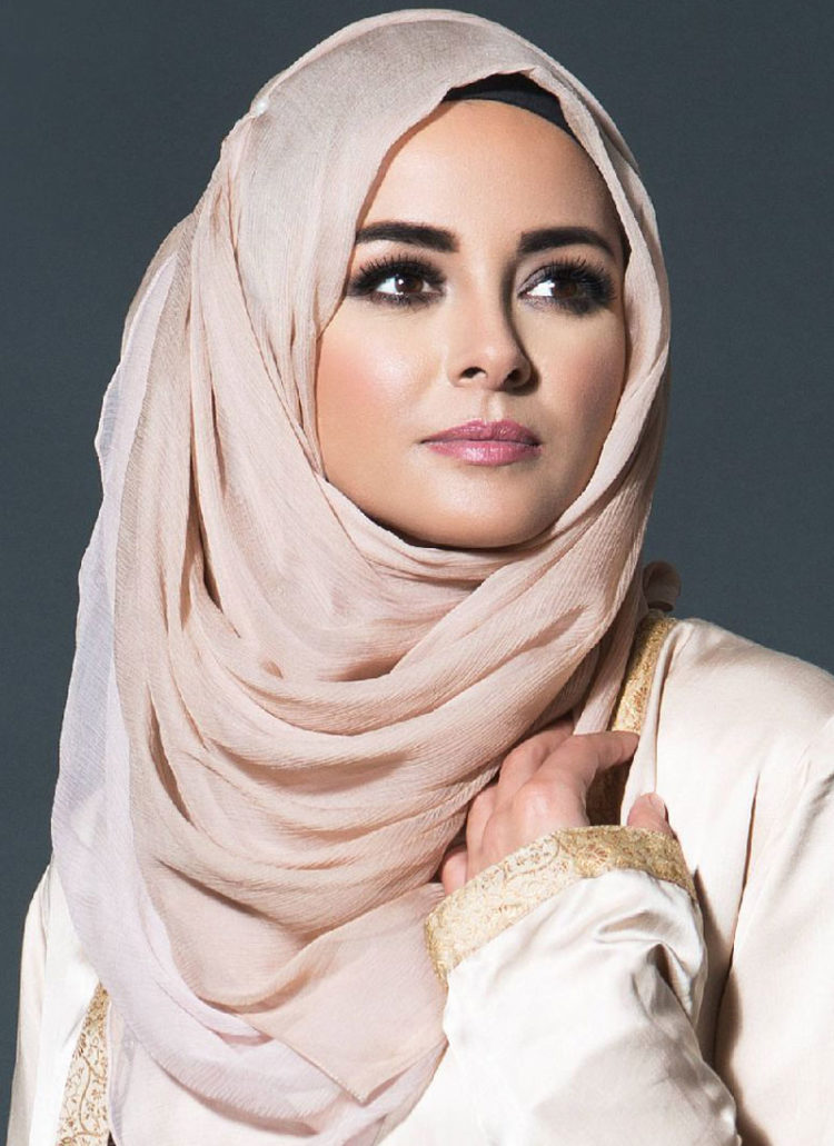 tutorial hijab pesta dua warna
