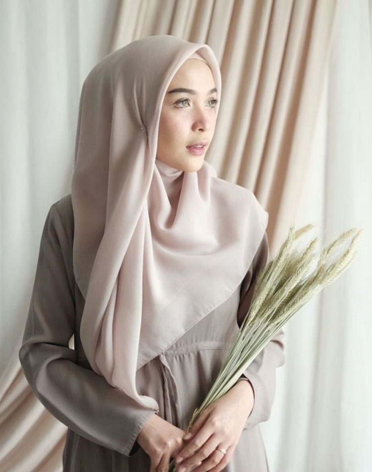 model lozy hijab