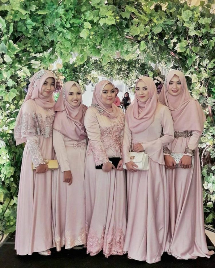 bridesmaid indonesia hijab