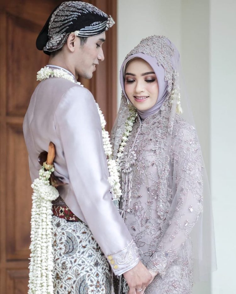 30 Model Kebaya Pengantin Muslim Modern Jawa Desain