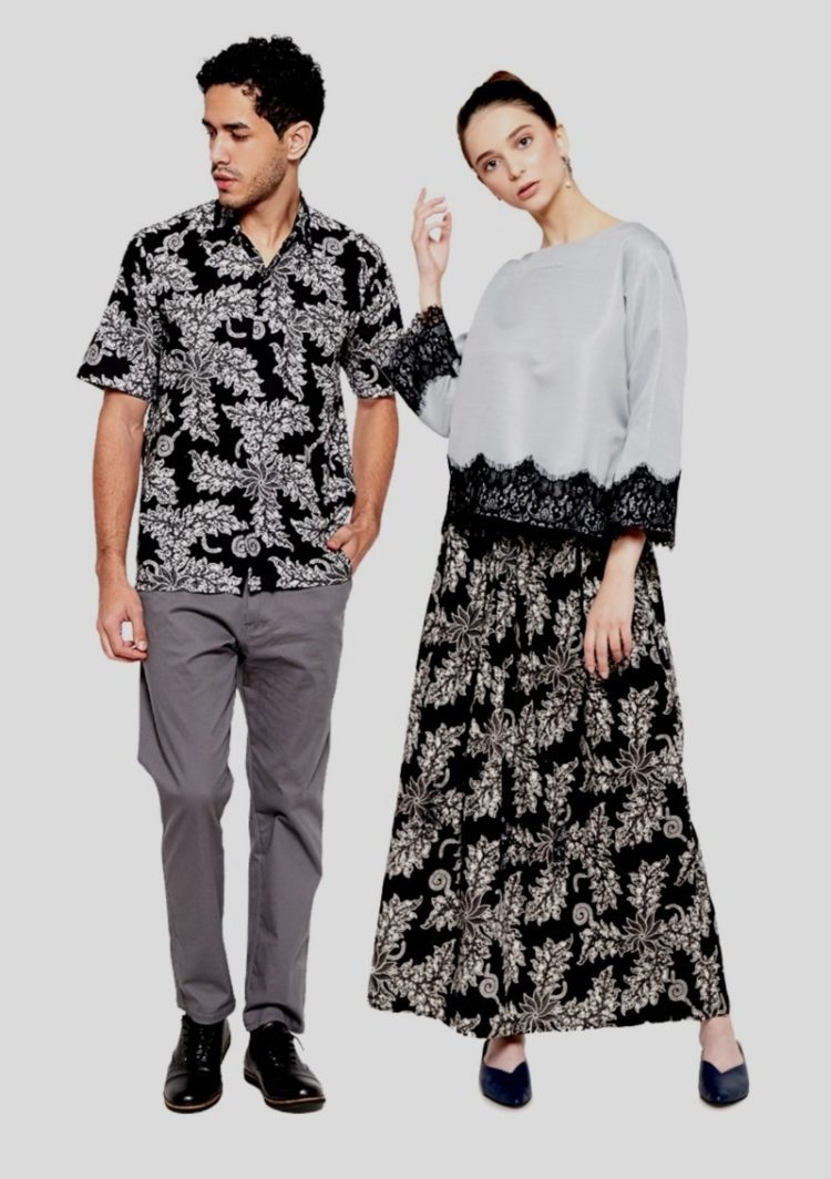 model batik sarimbit keluarga couple modern terbaru