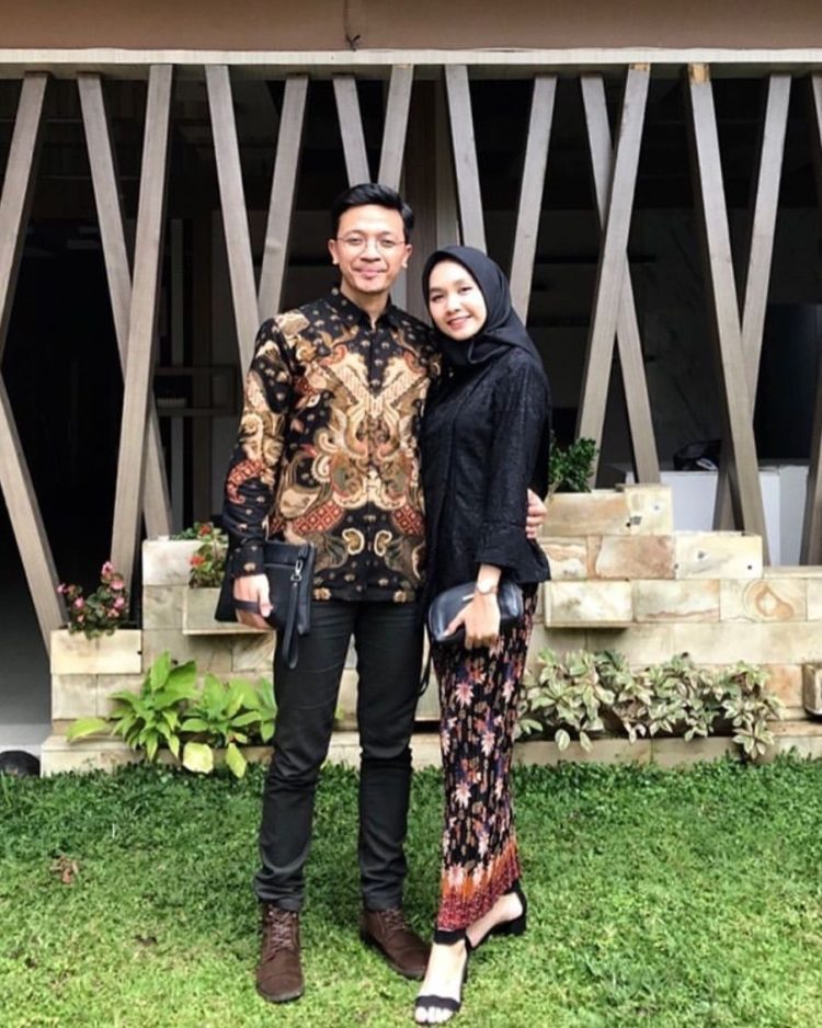 Couple Kebaya Brokat Baju Kondangan Couple Kekinian Remaja / Model Baju