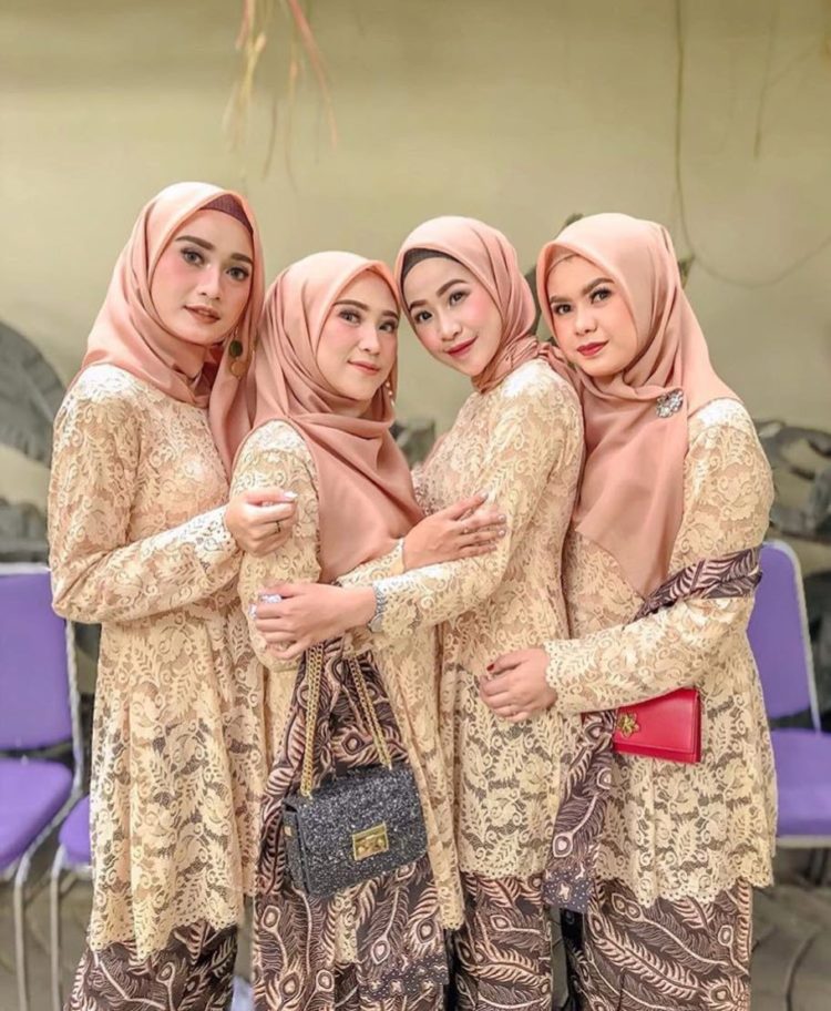 kebaya batik bridesmaid