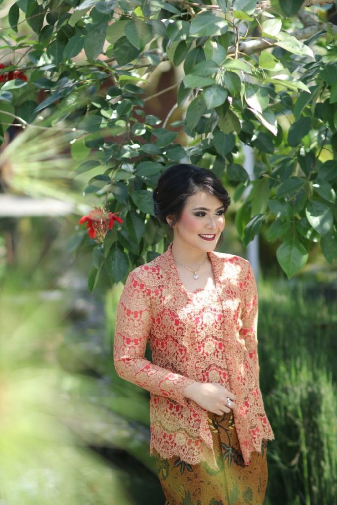 √ 30+ Model Kebaya Jawa Modern (TENGAH, BARAT, TIMUR, KLASIK)