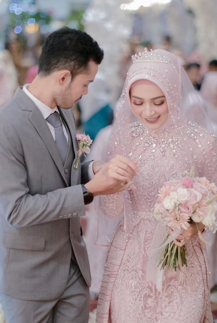 model baju kebaya muslim pengantin jawa