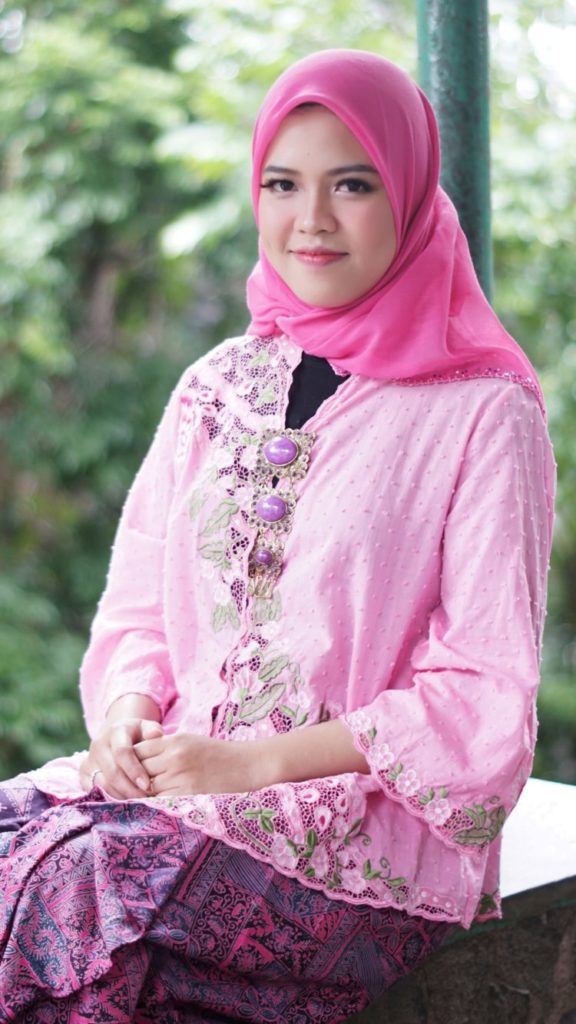 √ 30 Model Kebaya Pink Fanta Soft Kombinasi Wisuda