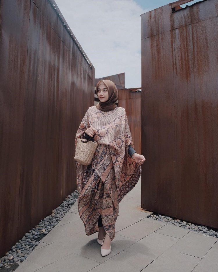 model setelan batik wanita muslim