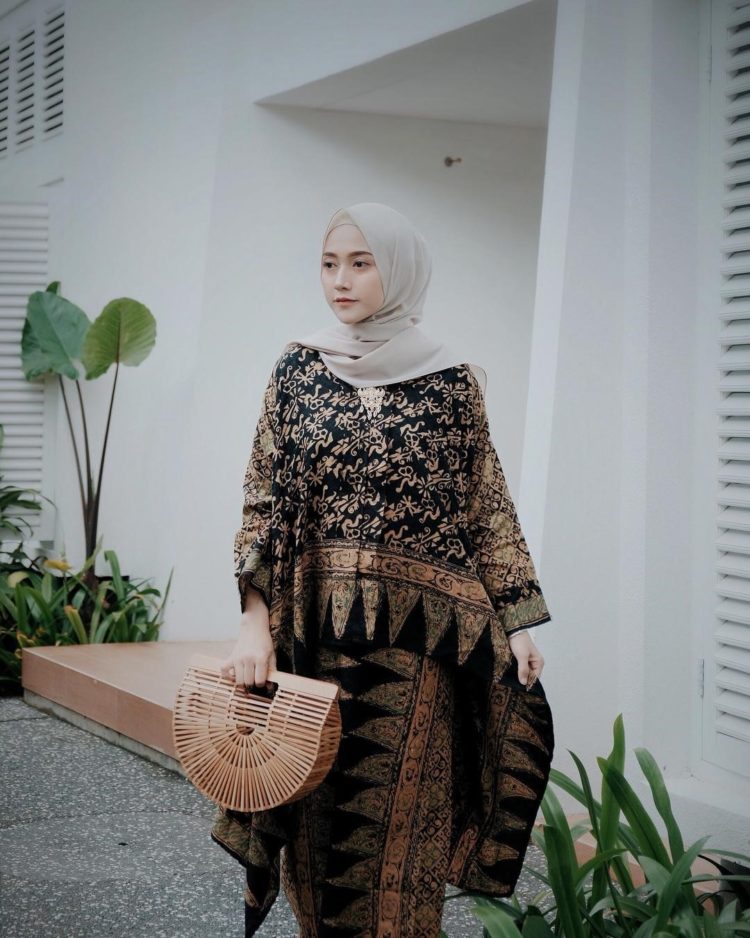model setelan batik muslim