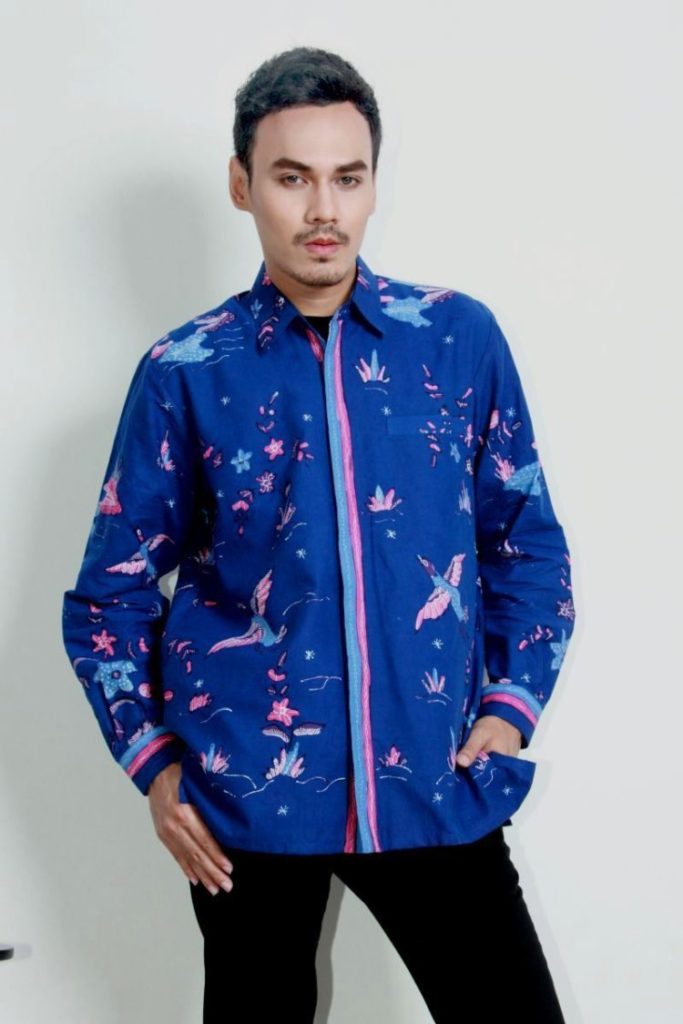 √ 30+ Model Batik Biru (MOTIF PARANG / MEGA MENDUNG, DONGKER)