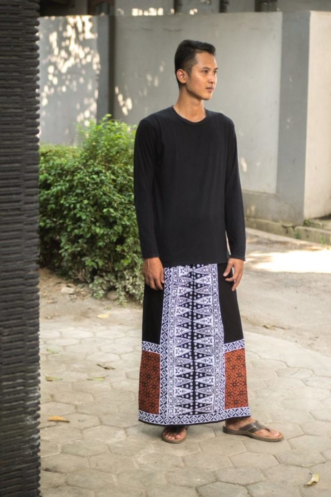 √ 30+ Model Sarung Batik Pria (PEKALONGAN, MAHDA) & Harga