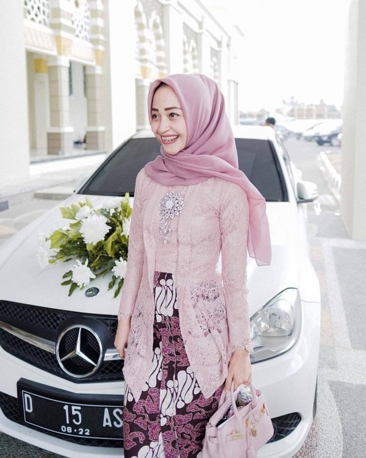 jilbab untuk kebaya kutu baru
