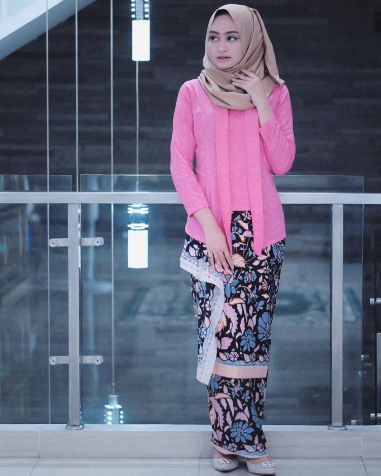 kebaya kutu baru brokat modern hijab